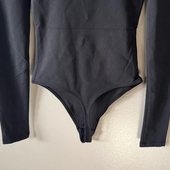 BABATON by Aritzia Long Sleeve Bodysuit - Picture 5 of 13